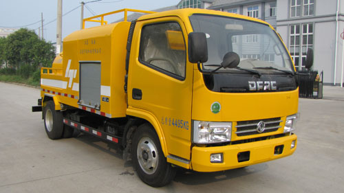 清掏化糞池注意事項進化糞池的人得帶好防毒面具和防毒服